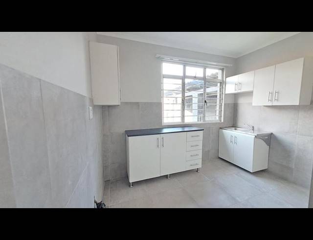 2 BEDROOM PROPERTY TO RENT IN SEA VIEW